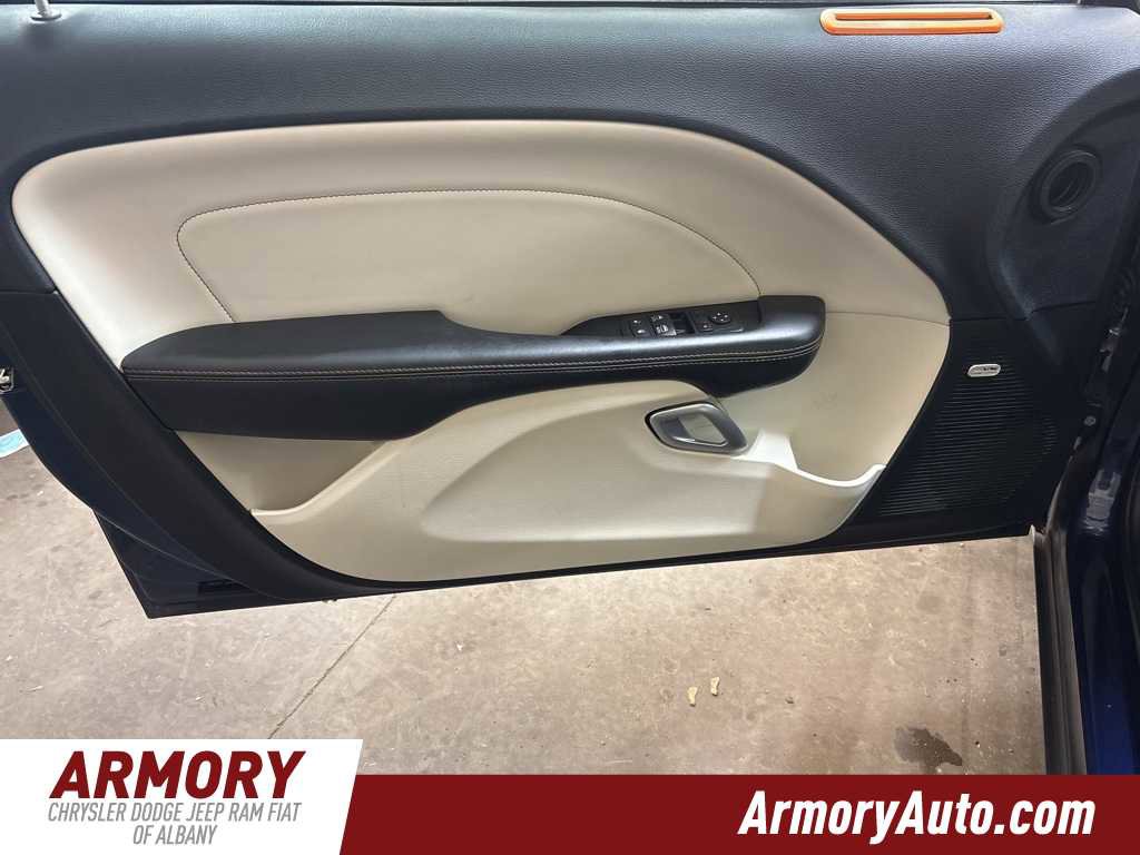 Used 2015 Dodge Challenger R/T Plus image 7