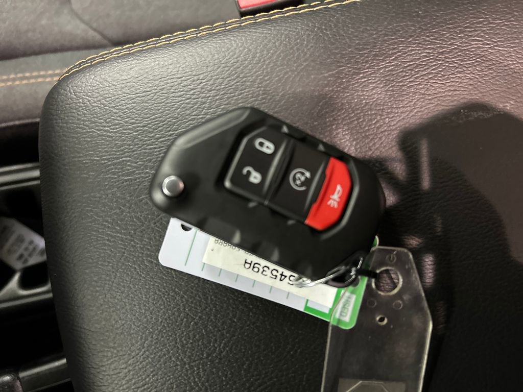 Used 2025 Jeep Wrangler Unlimited Sahara w/ Safety Group AWD/4WD image 22