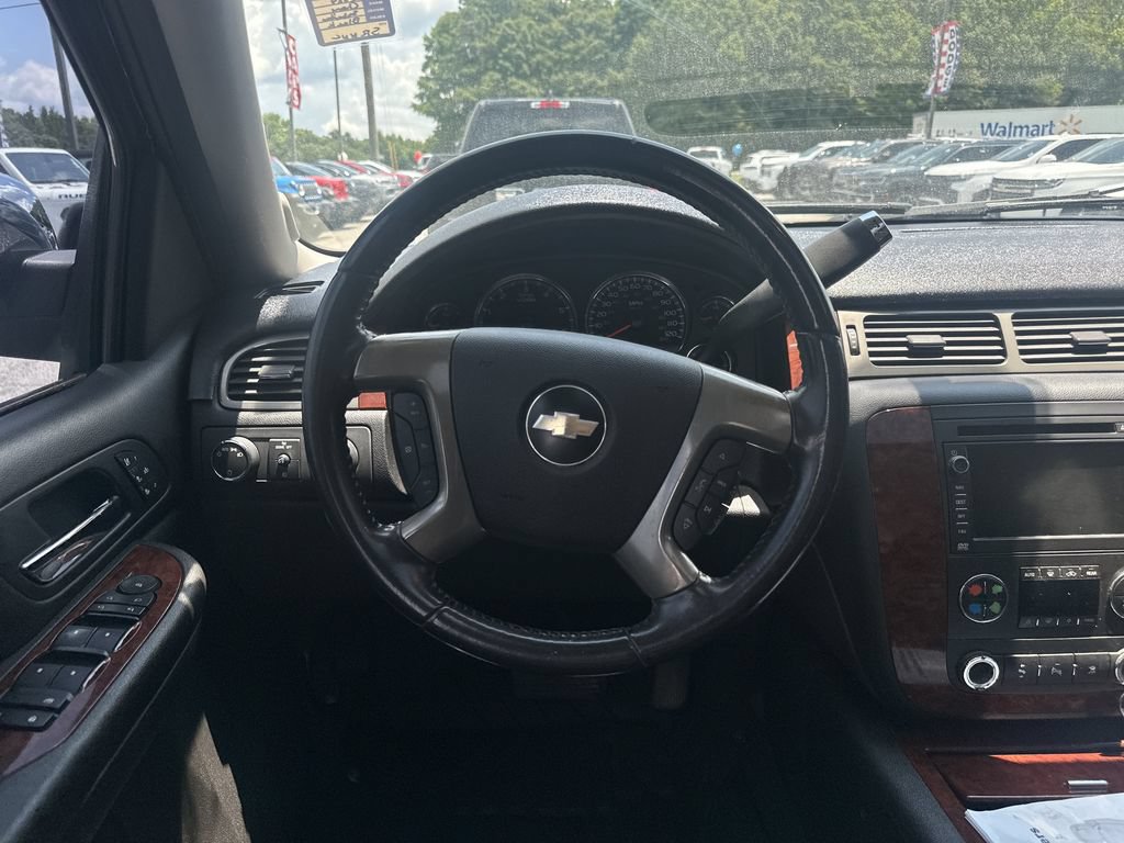 Used 2009 Chevrolet Suburban LTZ AWD/4WD image 25