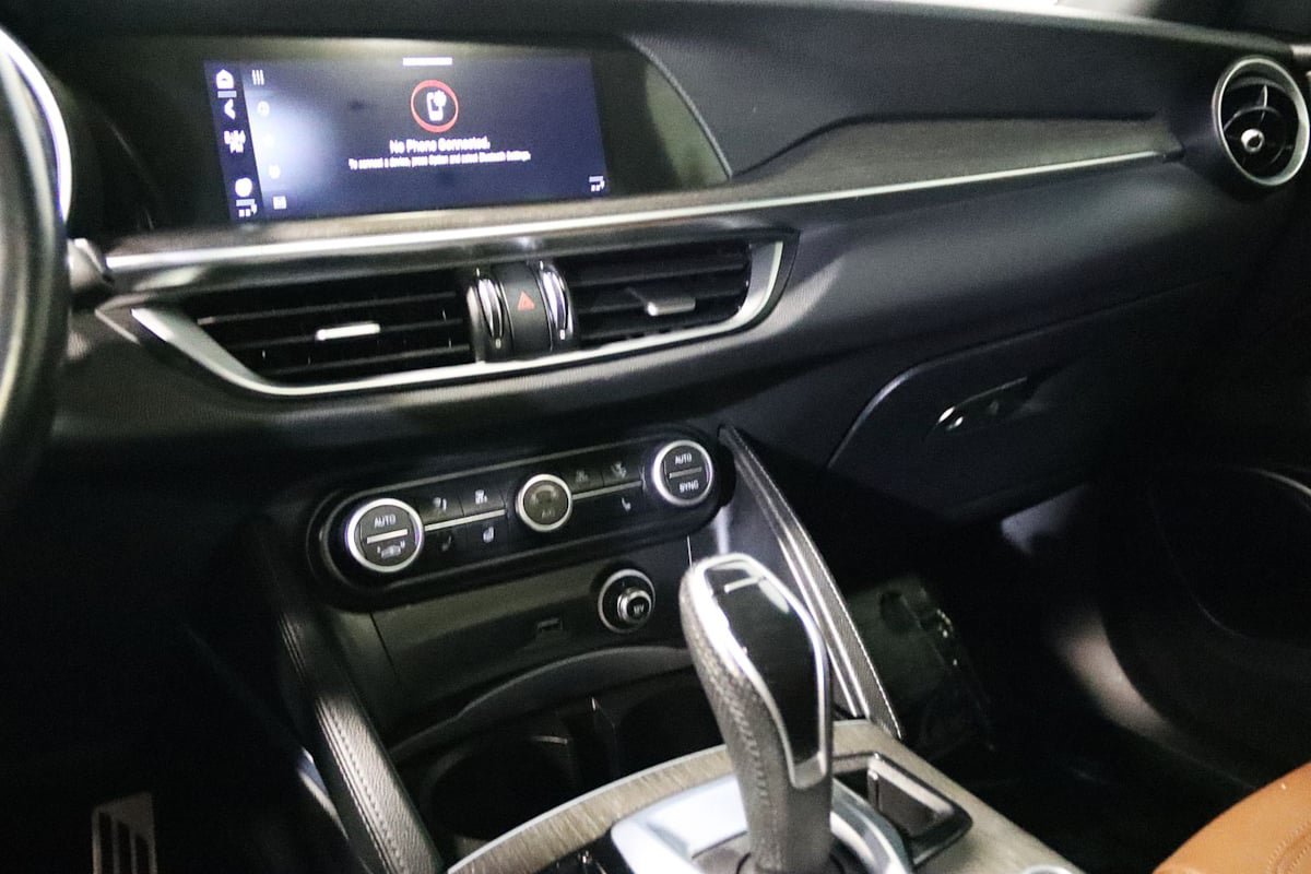 Used 2022 Alfa Romeo Stelvio Ti AWD/4WD image 48