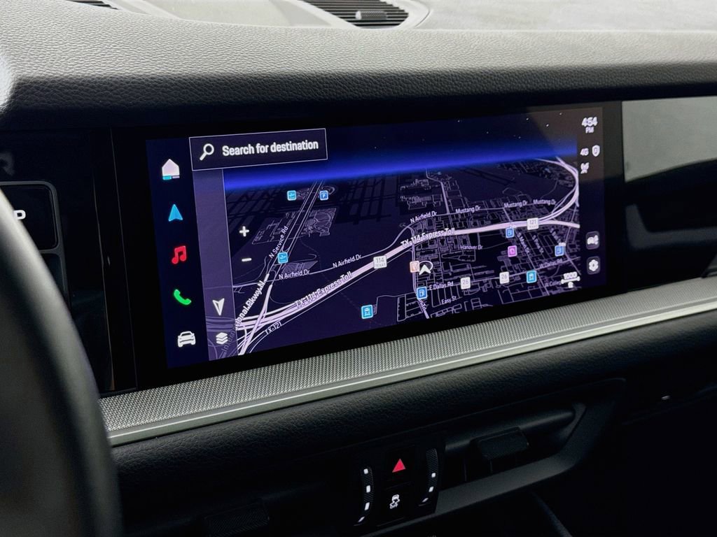 Certified 2024 Porsche Cayenne AWD/4WD image 18