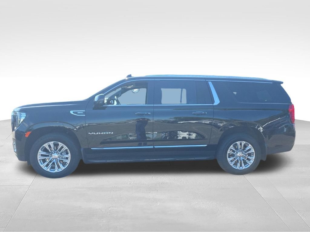 Used 2023 GMC Yukon XL SLT w/ SLT Luxury Package AWD/4WD image 2
