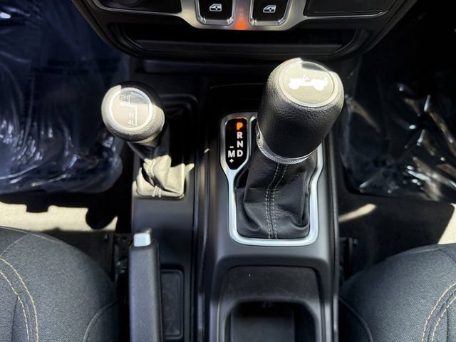 Used 2025 Jeep Wrangler Sport AWD/4WD image 21