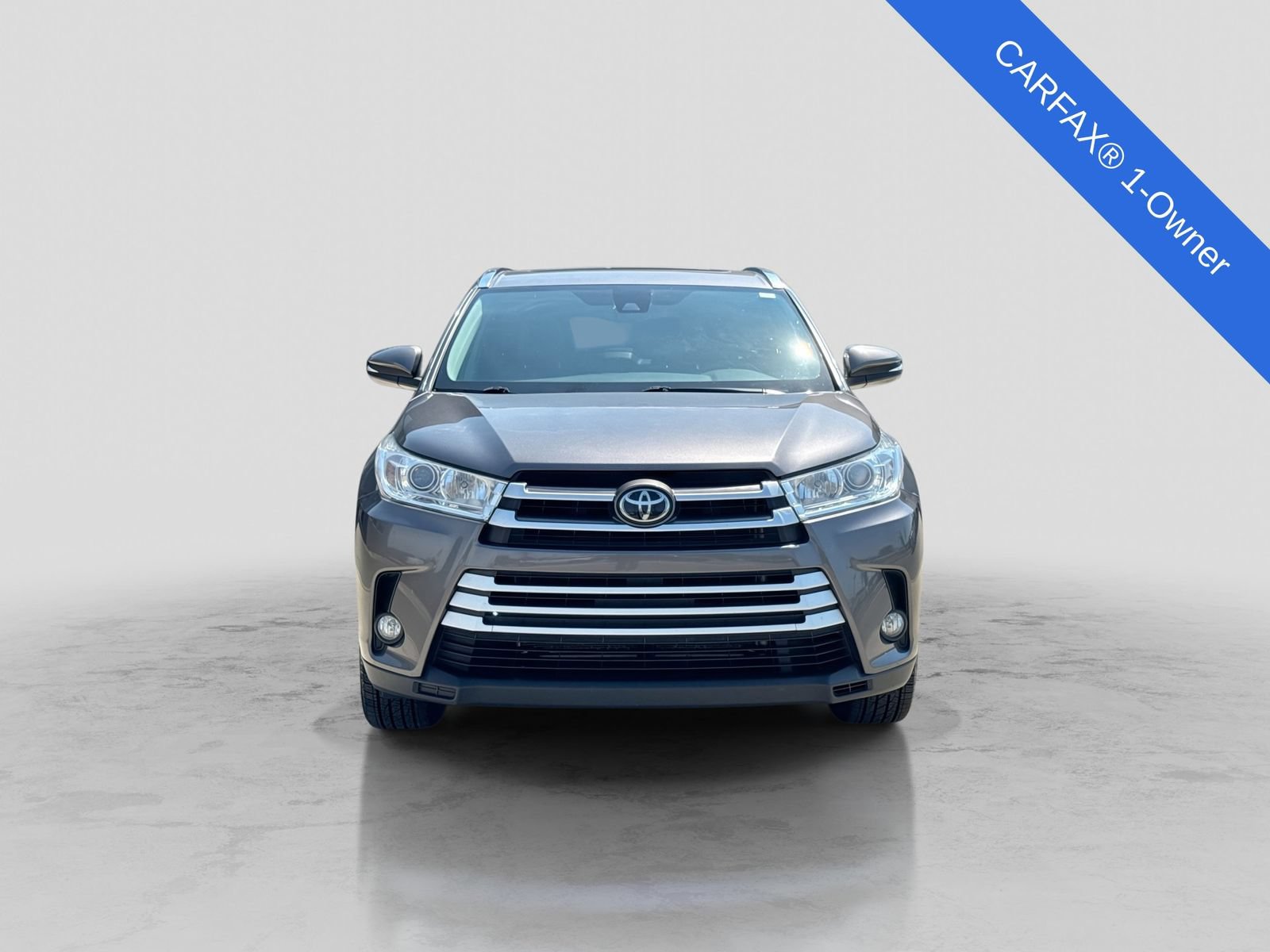 Used 2019 Toyota Highlander XLE w/ Carpet Mat Package (TMS) AWD/4WD image 12