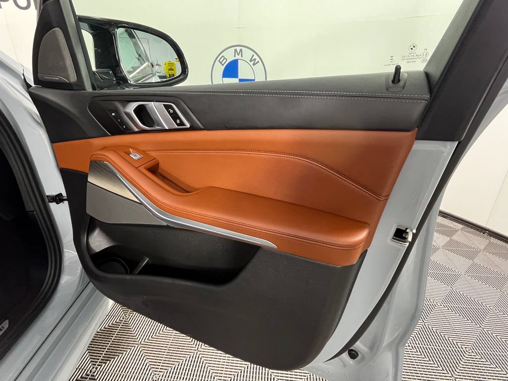Certified 2024 BMW X7 M60i w/ Climate Comfort Package AWD/4WD image 27