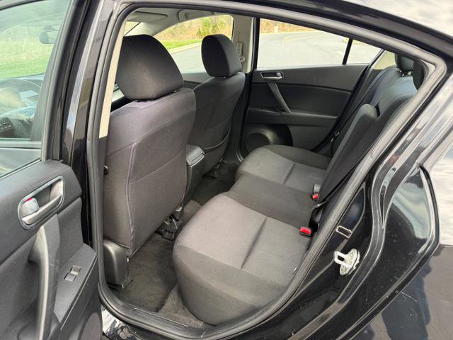 Used 2010 MAZDA MAZDA3 i Touring FWD image 13