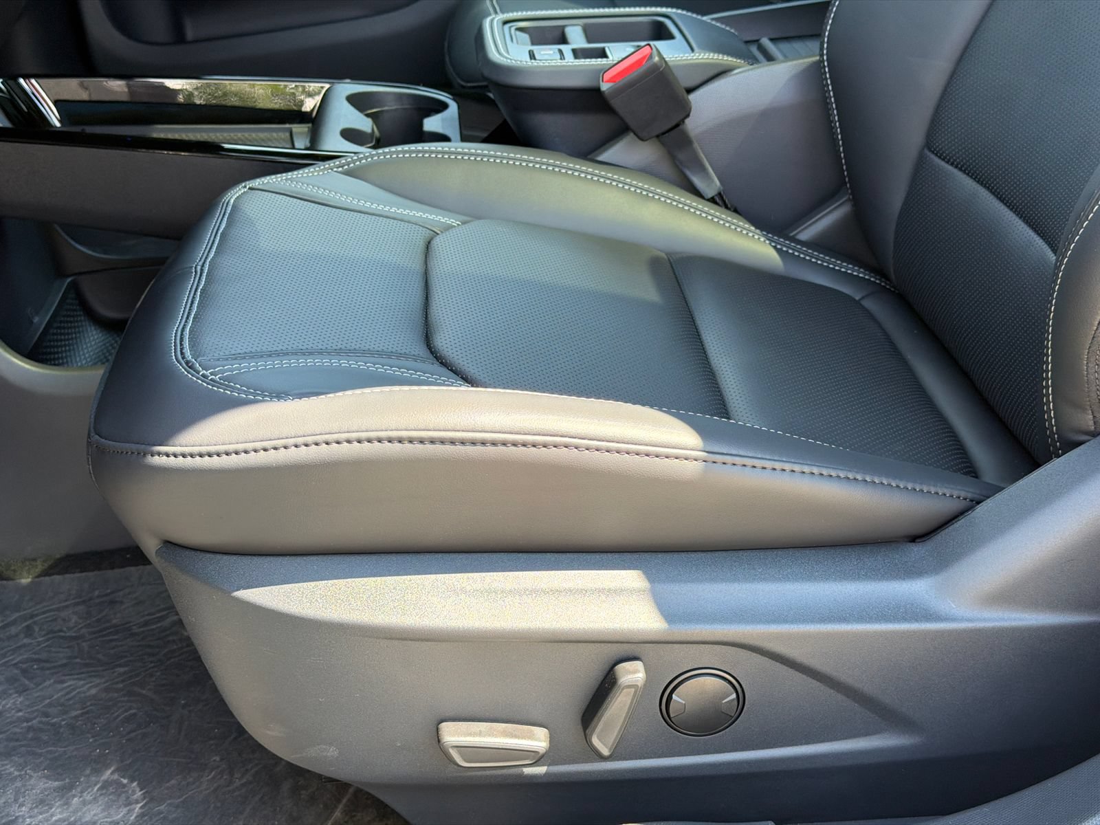 New 2026 Ford Mustang Mach-E Premium AWD/4WD image 16