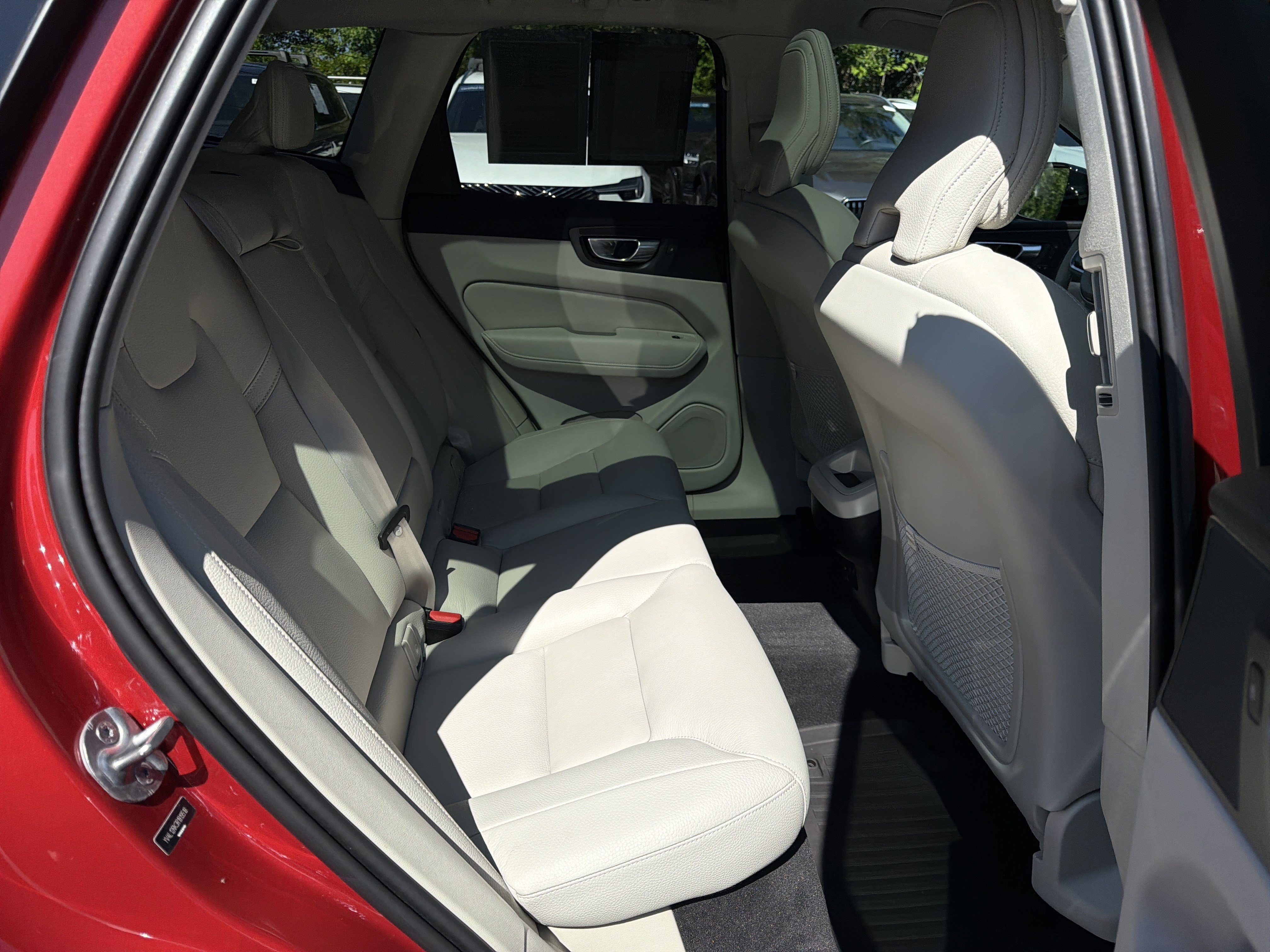 Certified 2024 Volvo XC60 B5 Core w/ Protection Package AWD/4WD image 69