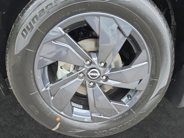 New 2026 Nissan Rogue SV w/ Cold Weather Package AWD/4WD image 9