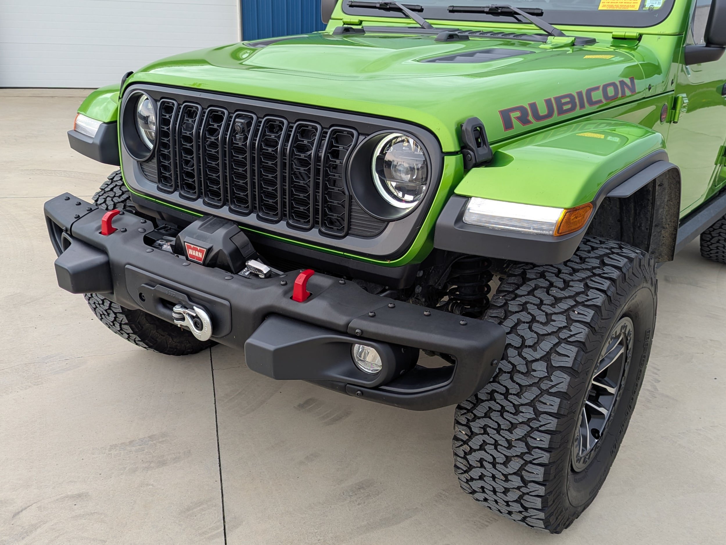 Used 2025 Jeep Wrangler Unlimited Rubicon AWD/4WD image 8