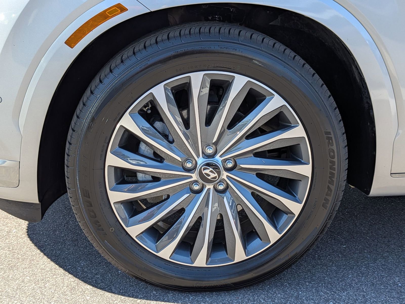 Used 2024 Hyundai Palisade Calligraphy image 10