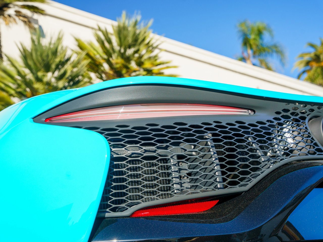 Used 2025 McLaren Artura Spider image 16