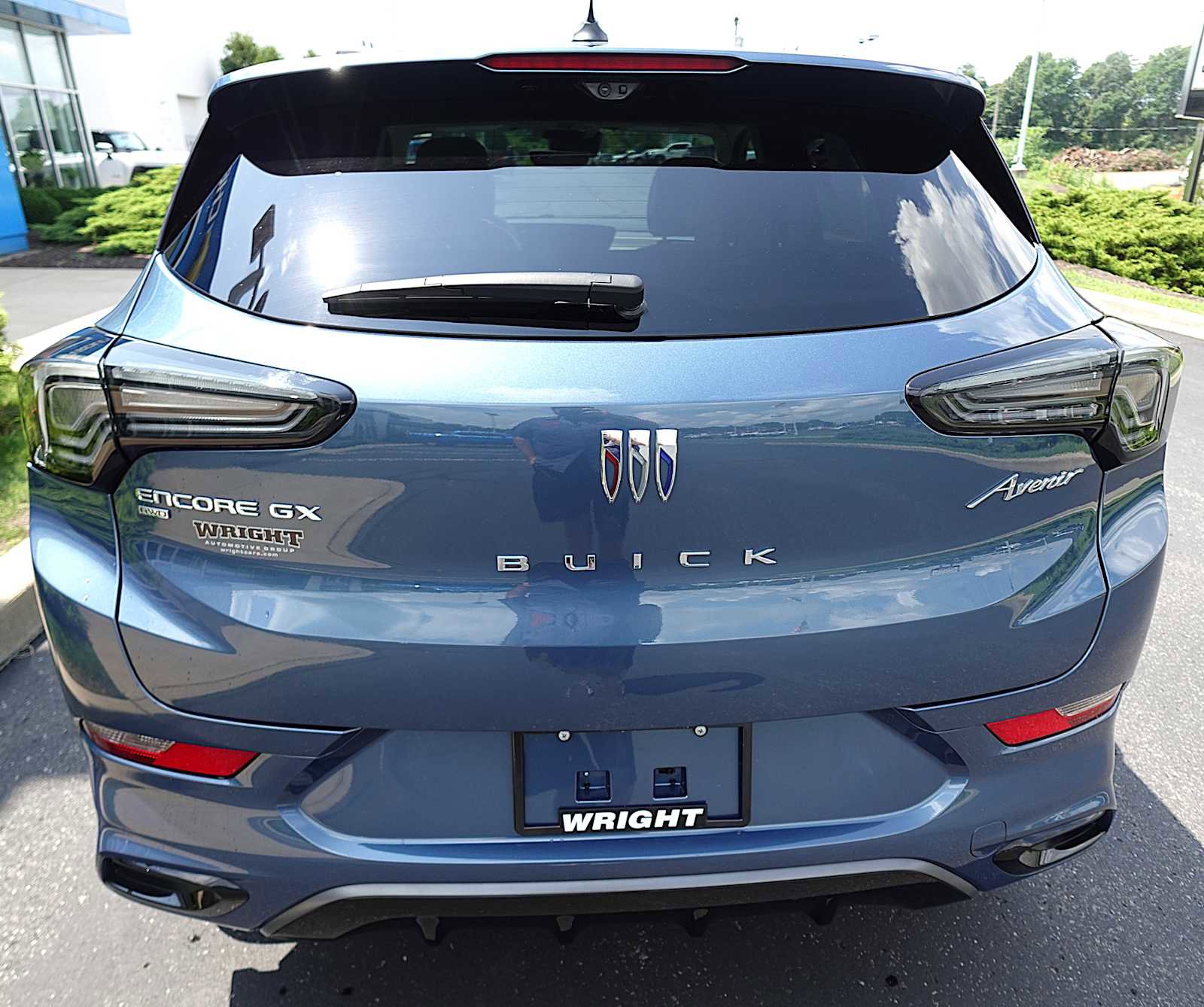 Used 2024 Buick Encore GX Avenir w/ Avenir Technology Package image 4