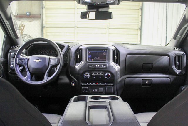 Used 2024 Chevrolet Silverado 2500 Custom w/ Custom Value Package image 10