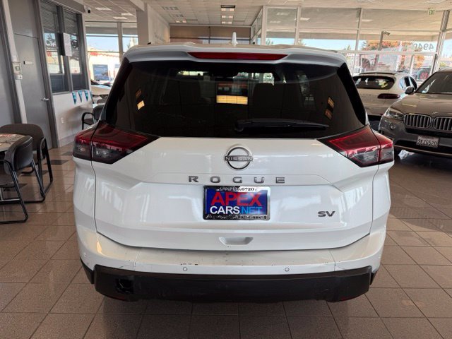 Used 2024 Nissan Rogue SV FWD image 5