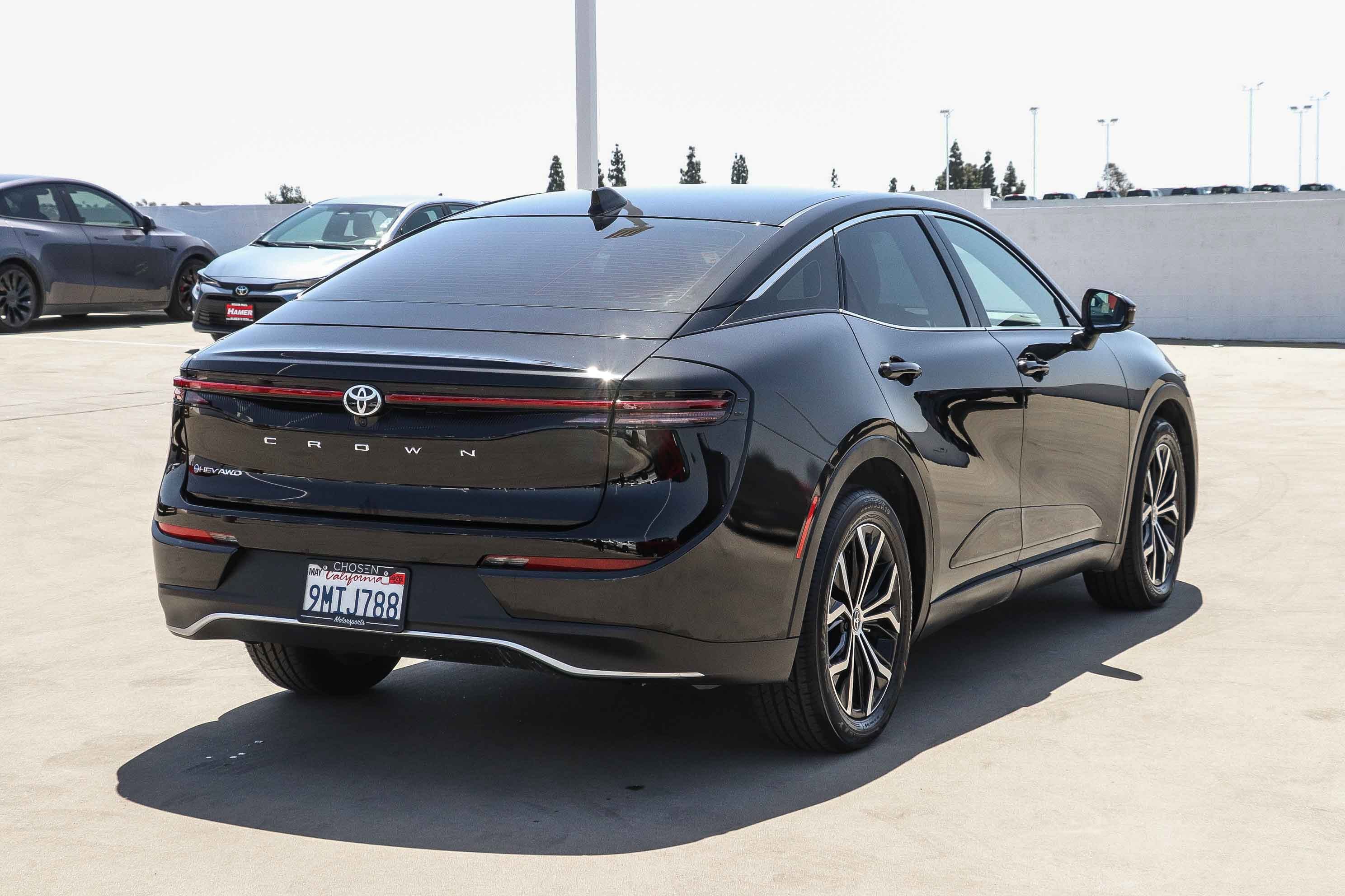 Used 2024 Toyota Crown XLE image 7