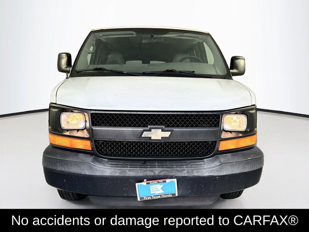 Used 2008 Chevrolet Express 3500 Extended Passenger RWD image 2