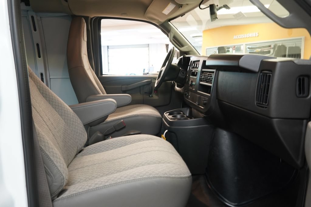 New 2026 Chevrolet Express 2500 RWD image 25