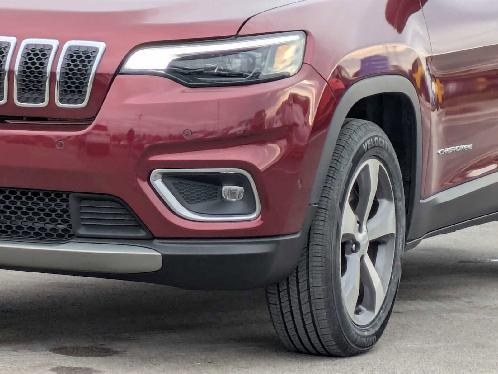 Used 2021 Jeep Cherokee Limited image 10