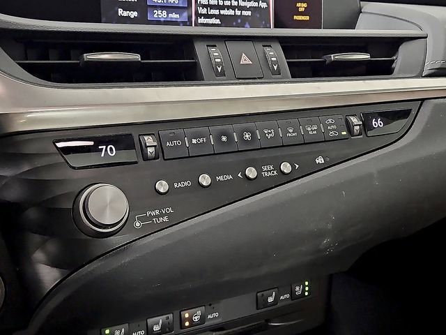 Used 2021 Lexus ES 300h w/ Premium Package image 17