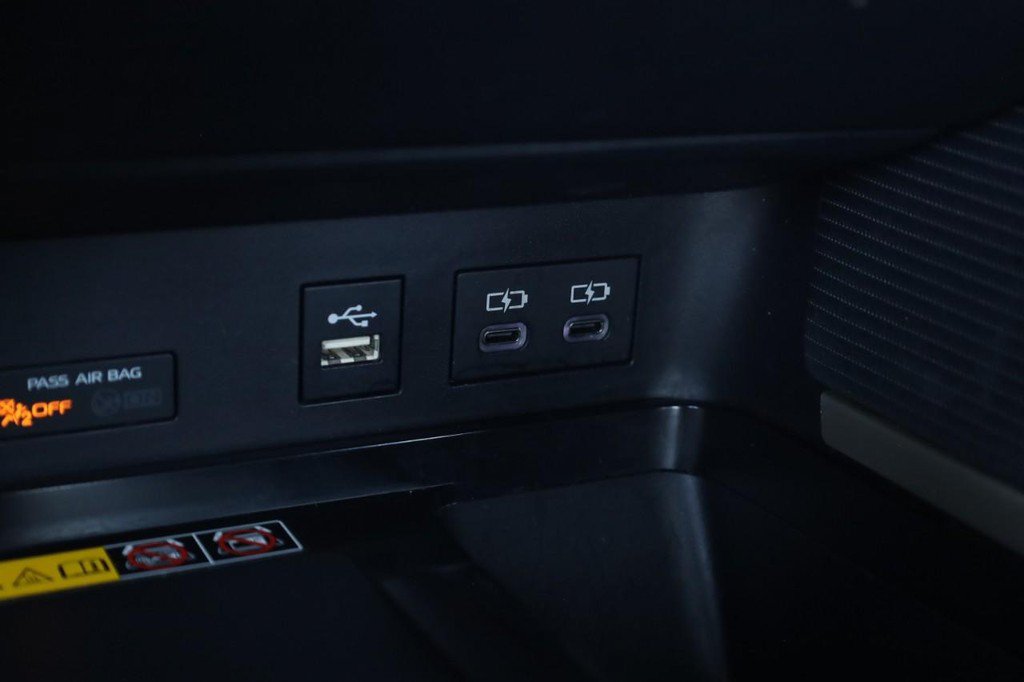 Certified 2025 Toyota Camry SE FWD image 17