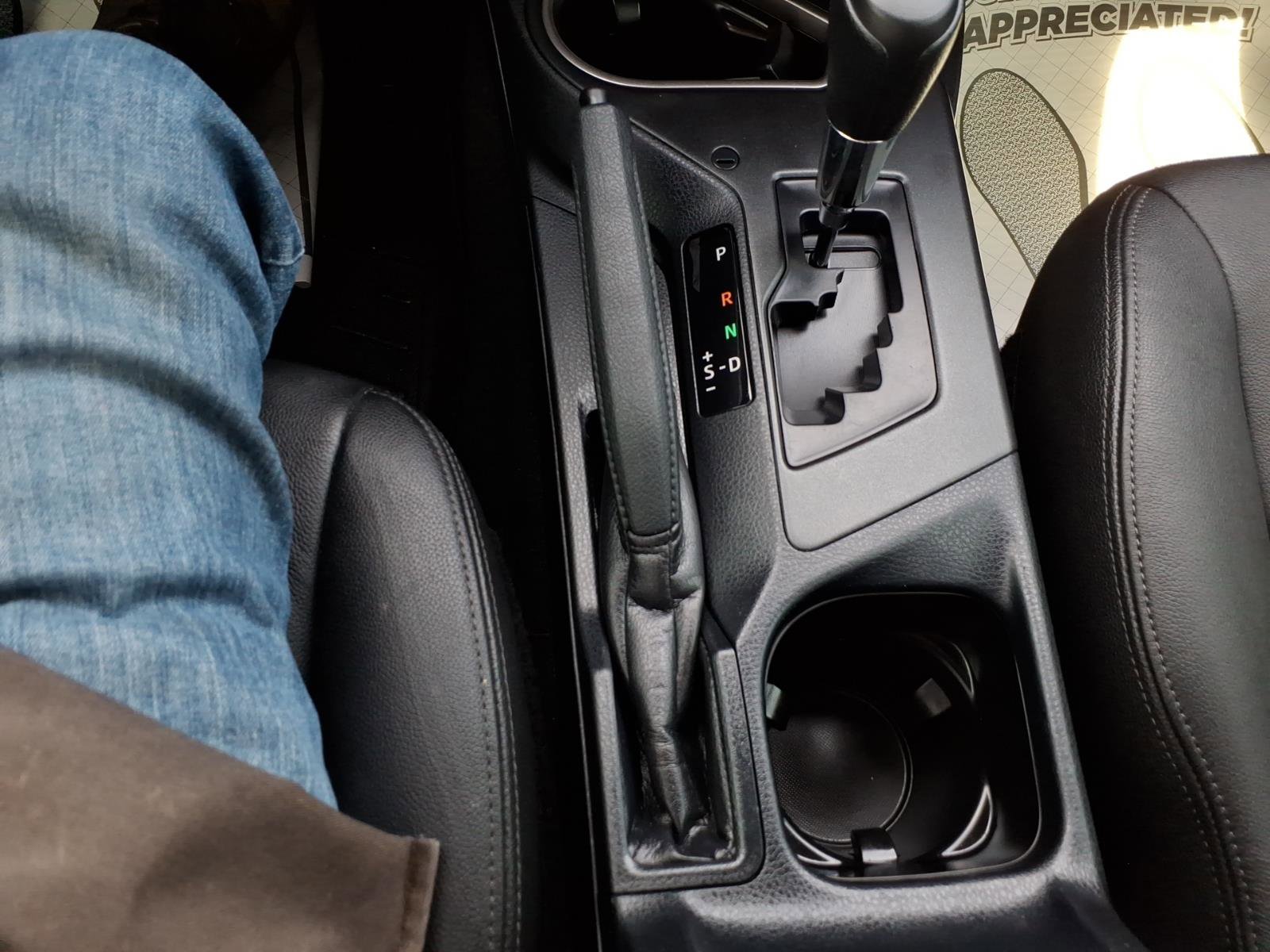 Used 2018 Toyota RAV4 LE FWD image 14