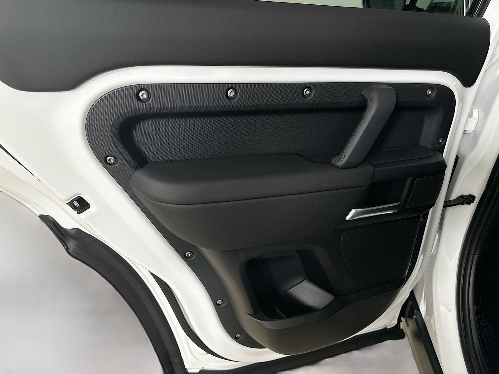 New 2026 Land Rover Defender 110 X-Dynamic SE AWD/4WD image 35
