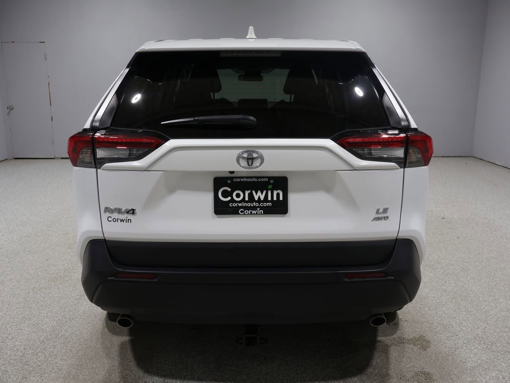 Used 2023 Toyota RAV4 LE AWD/4WD video 3