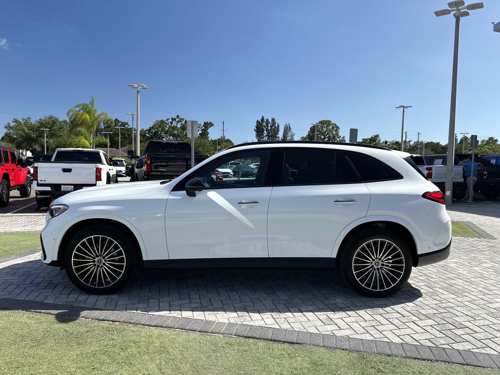 New 2027 Mercedes-Benz GLC 300 image 3