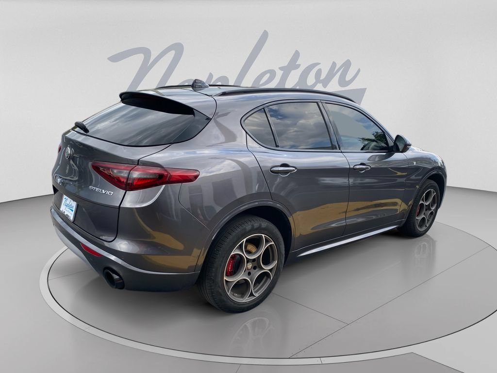 Used 2022 Alfa Romeo Stelvio Ti w/ Active Assist Plus Package AWD/4WD image 8