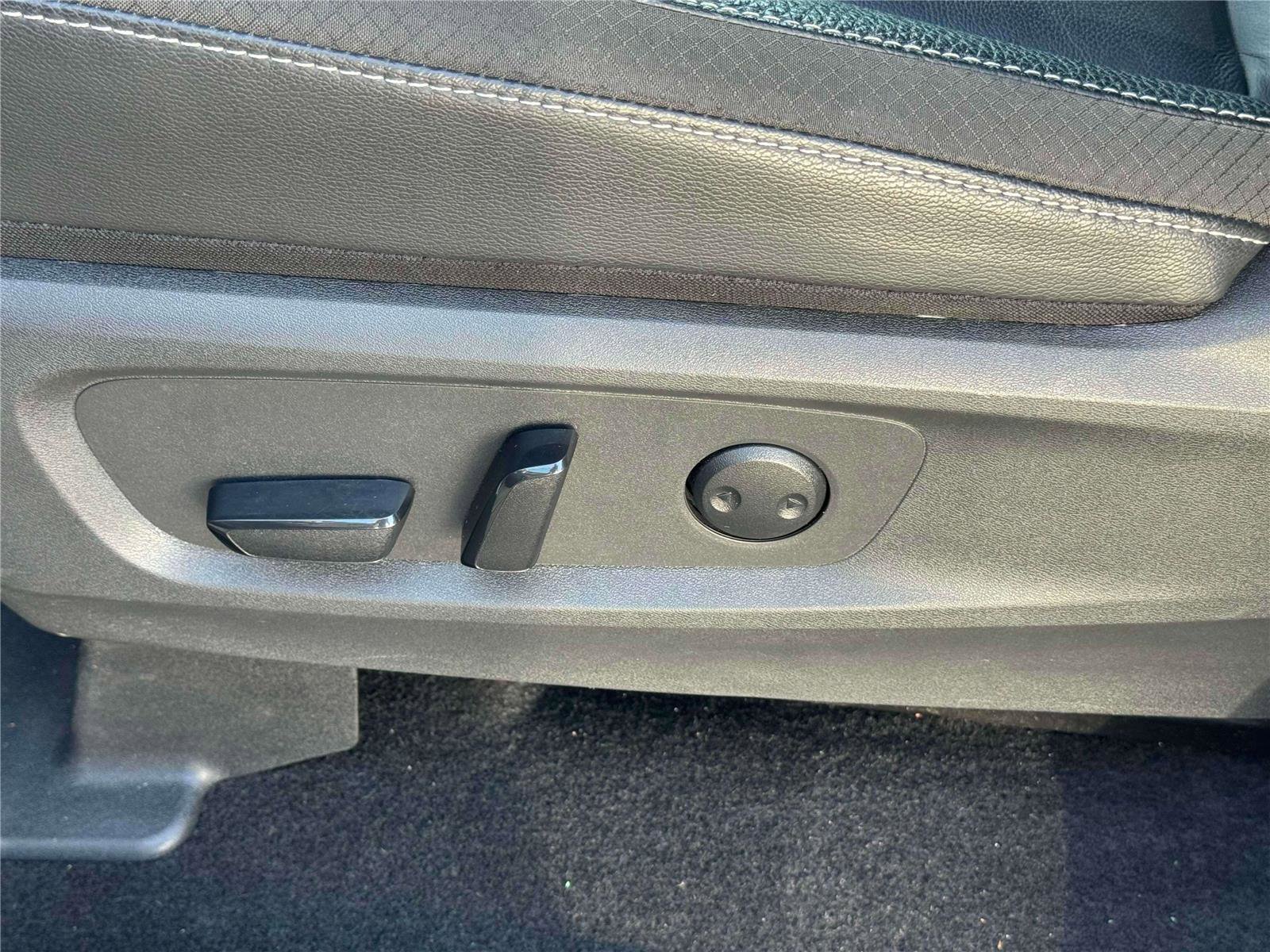 Used 2024 Nissan Pathfinder SL image 22