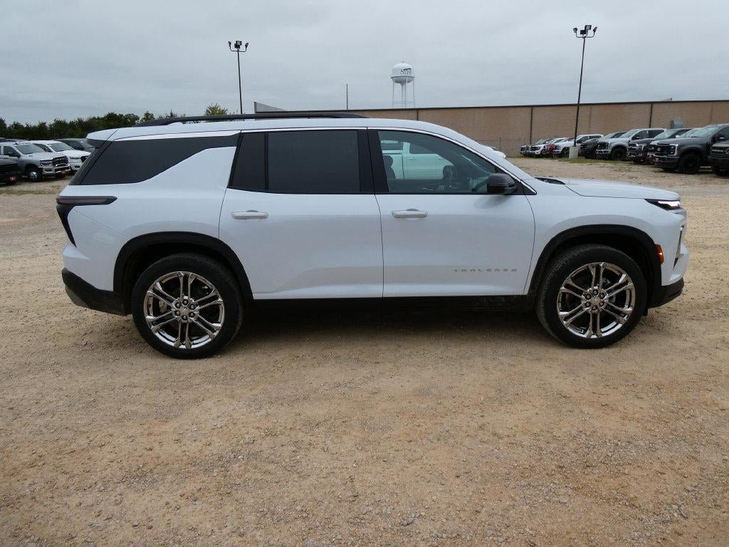 New 2027 Chevrolet Traverse LT AWD/4WD image 3