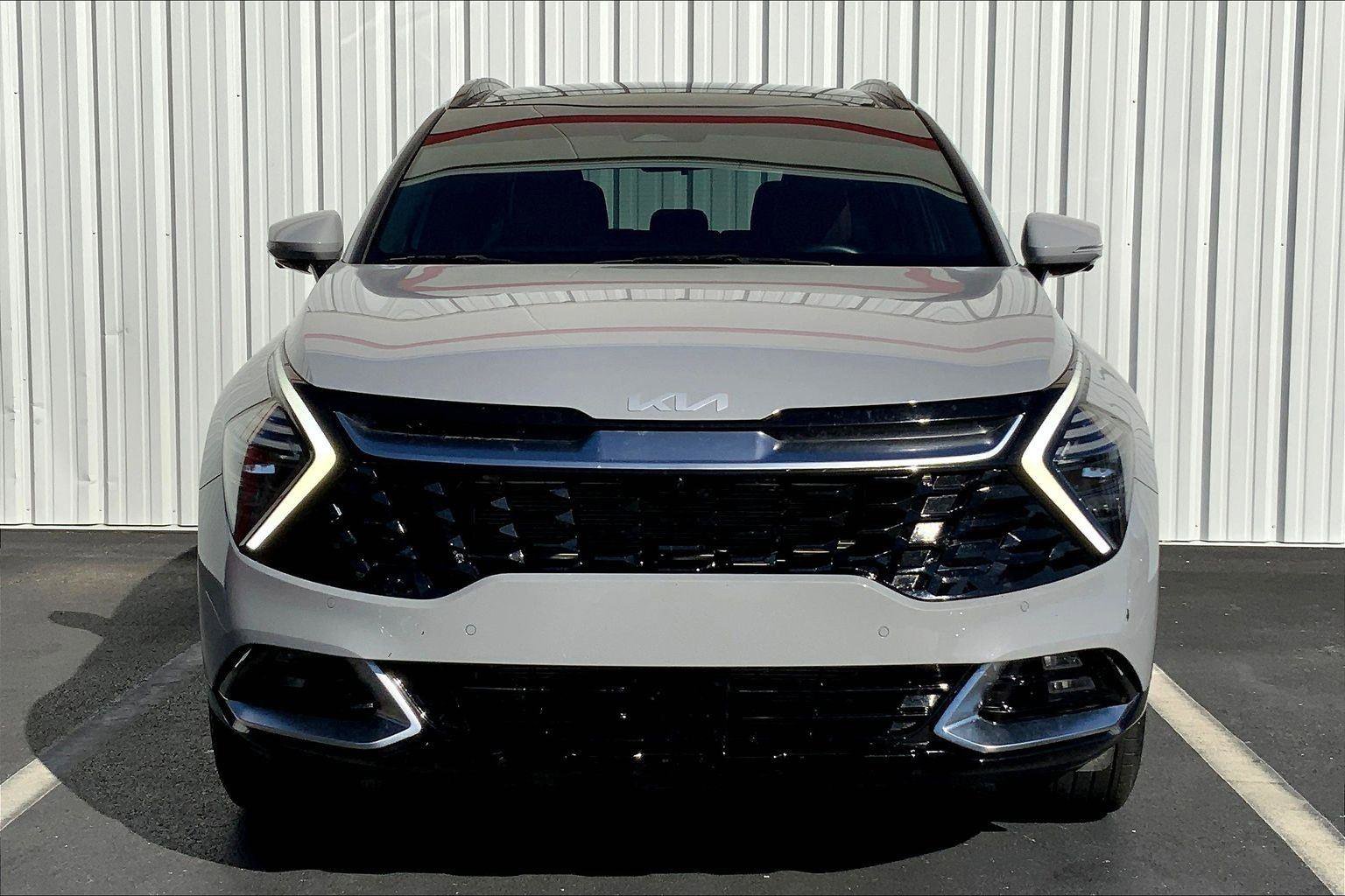 Used 2024 Kia Sportage SX image 3