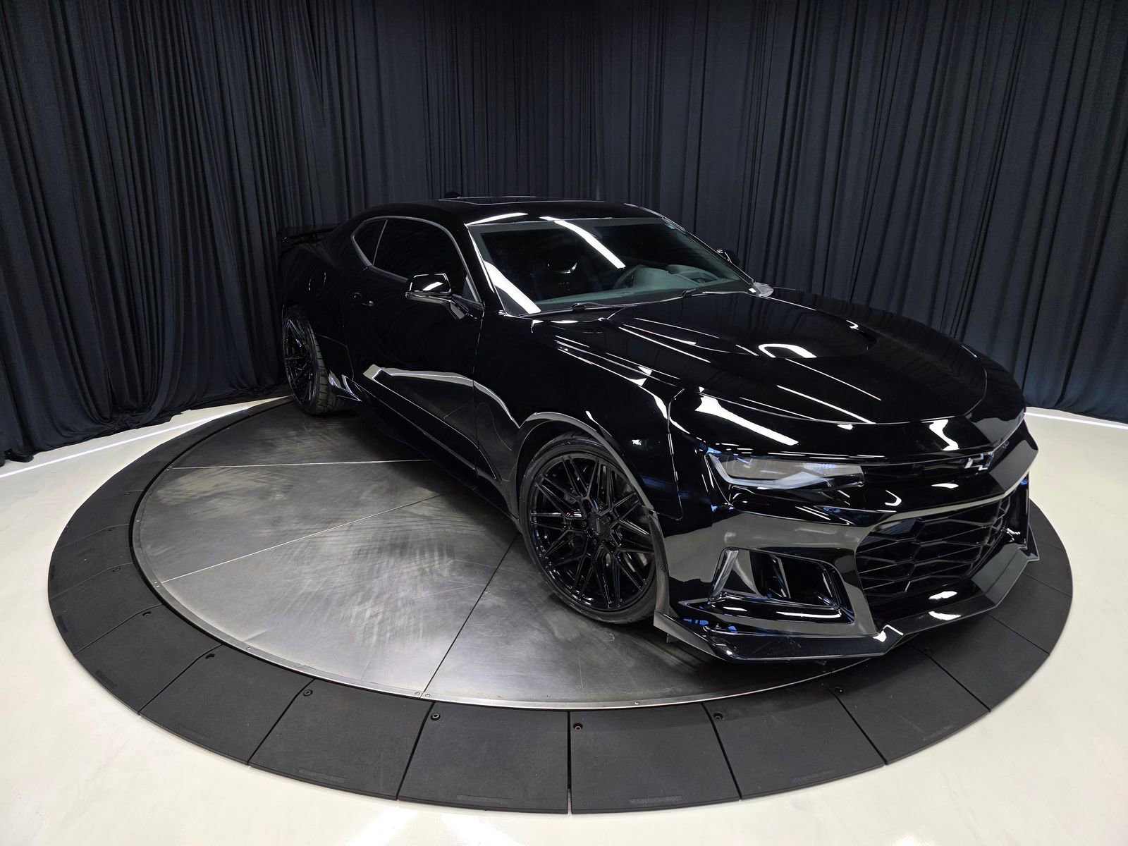 Used 2022 Chevrolet Camaro ZL1 image 60
