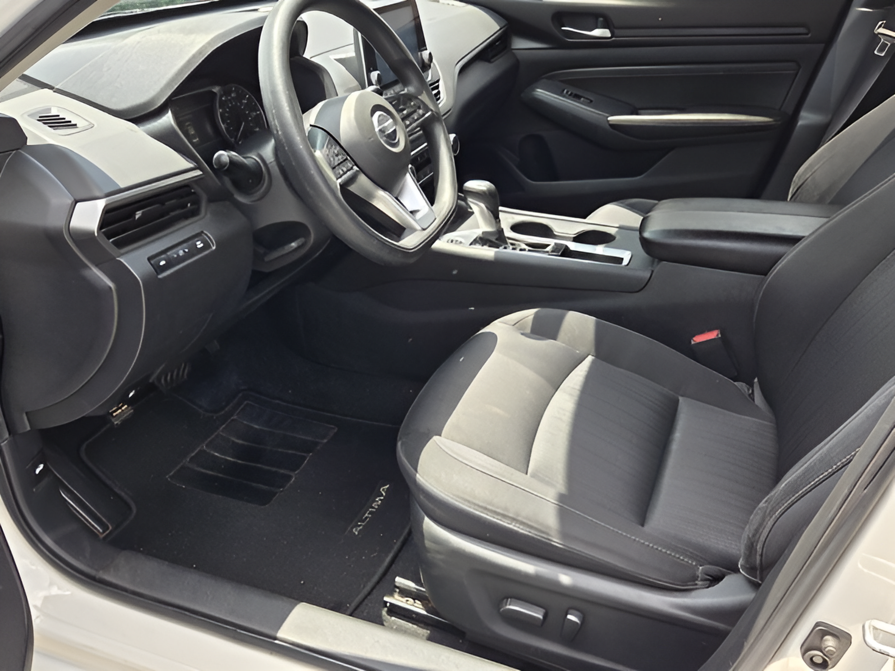 Used 2020 Nissan Altima 2.5 S FWD image 9