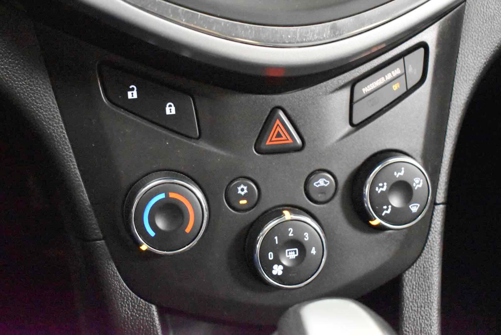 Used 2019 Chevrolet Sonic LT FWD image 23