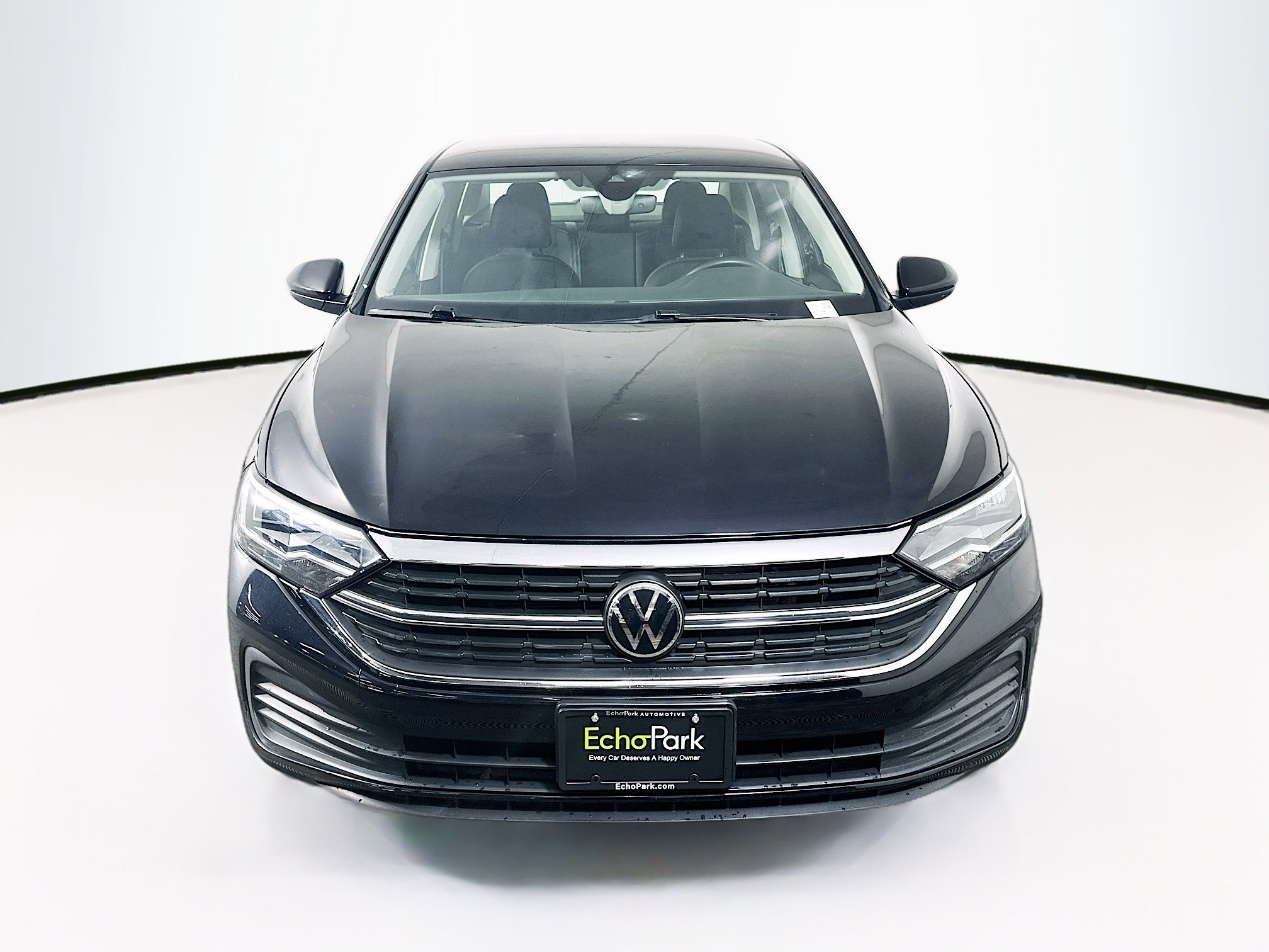 Used 2024 Volkswagen Jetta S image 2