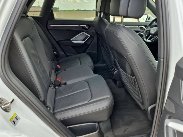 Certified 2024 Audi Q3 2.0T Premium w/ Convenience Package AWD/4WD image 18
