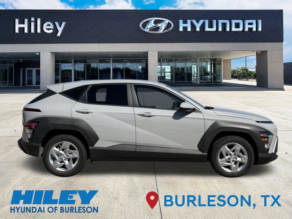 Certified 2025 Hyundai Kona SE image 3