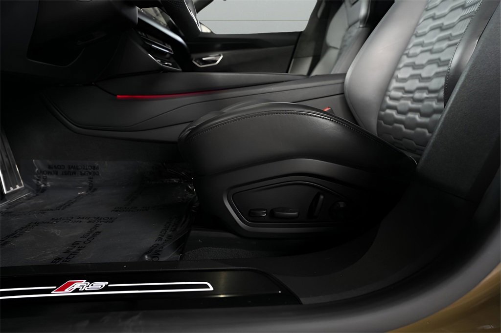 Used 2024 Audi RS e-tron GT image 24