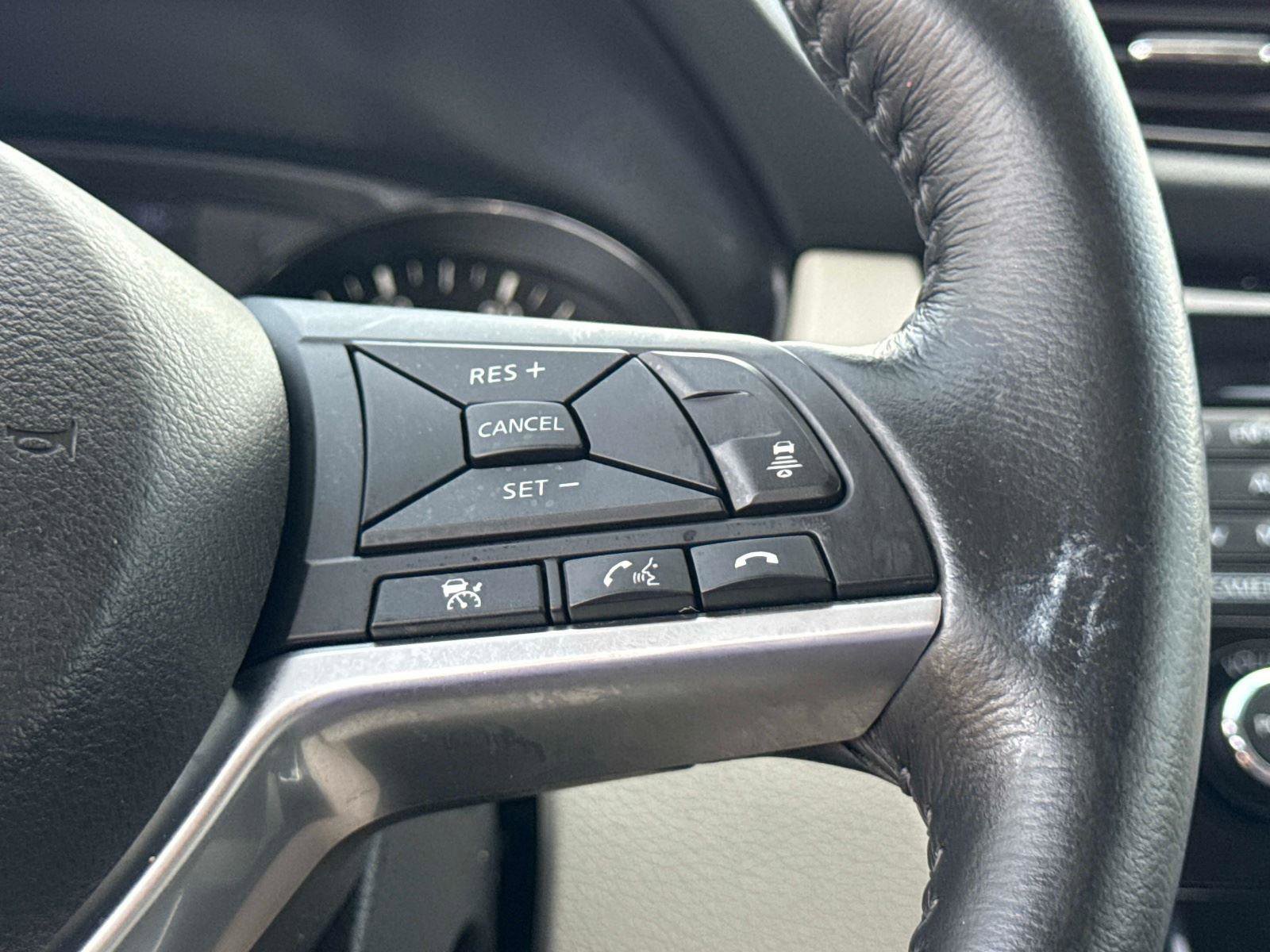 Used 2018 Nissan Rogue Sport SL w/ SL Premium Package FWD image 27