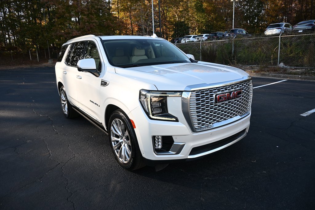 Used 2023 GMC Yukon Denali w/ Denali Reserve Package image 24