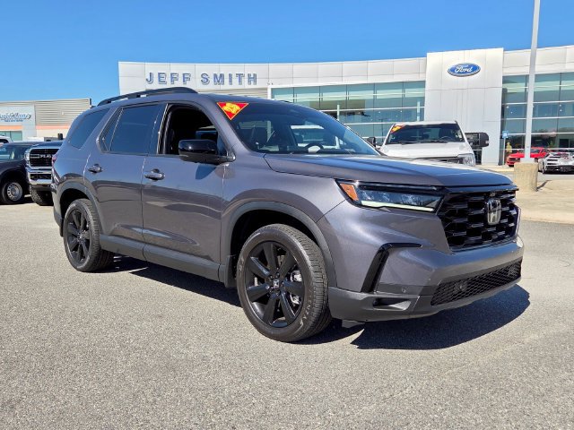 Used 2025 Honda Pilot Black Edition image 1