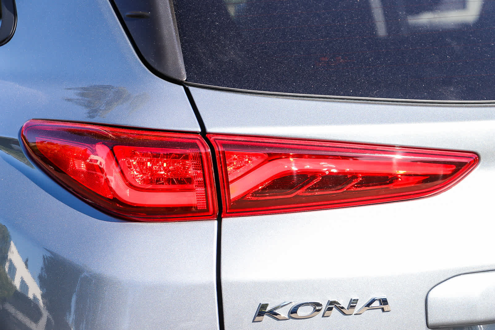 Used 2021 Hyundai Kona Limited w/ Cargo Package AWD/4WD image 7