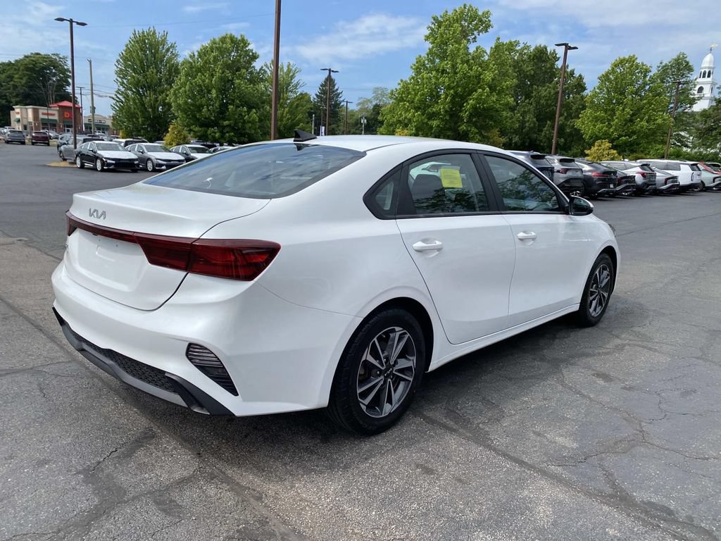 Used 2023 Kia Forte LXS w/ LXS Technology Package FWD image 5