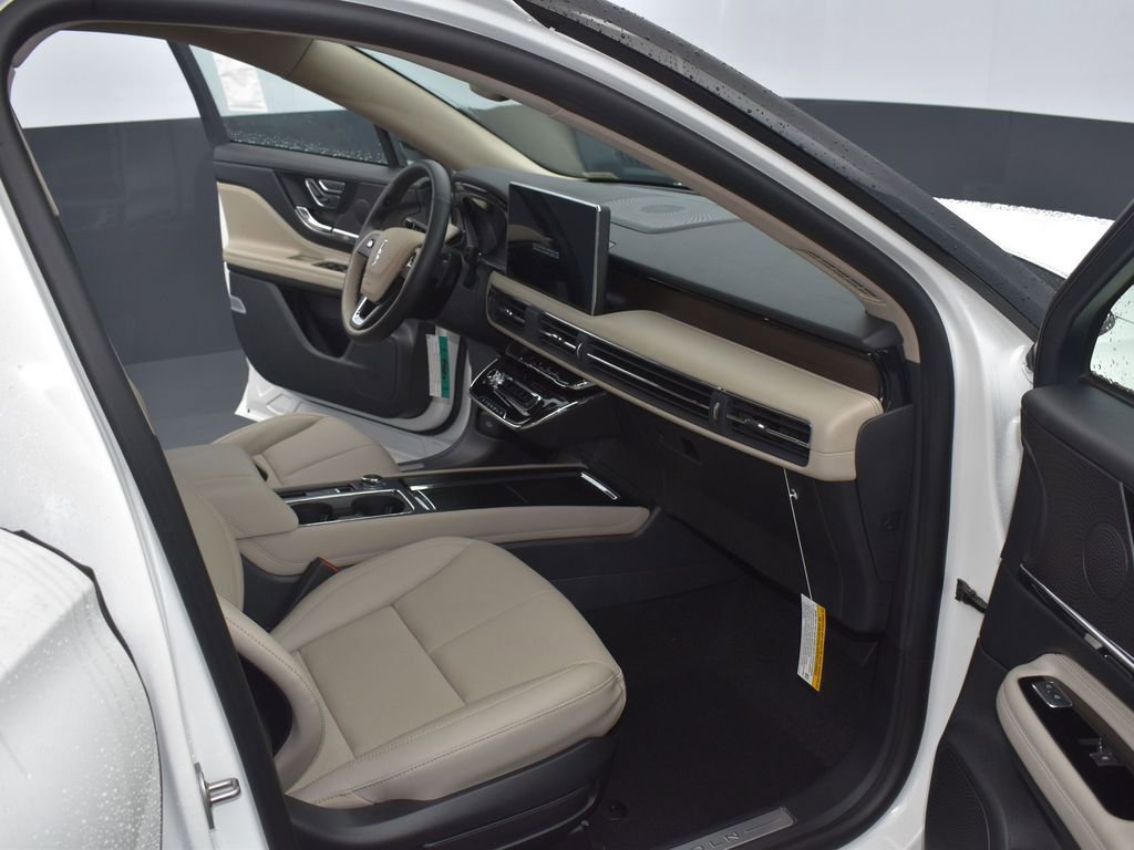 New 2025 Lincoln Corsair Grand Touring w/ Equipment Group 301A image 15