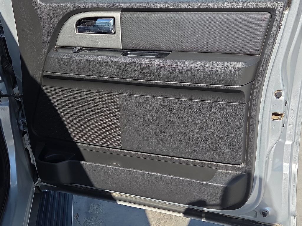 Used 2013 Ford Expedition Limited RWD image 14