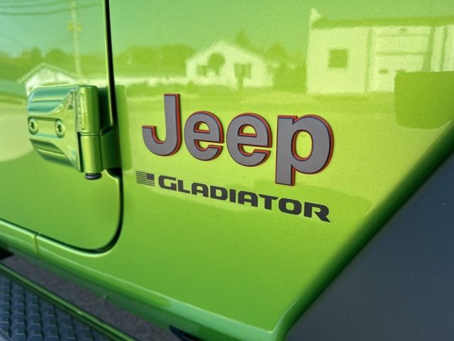 New 2025 Jeep Gladiator Mojave w/ Convenience Group image 9