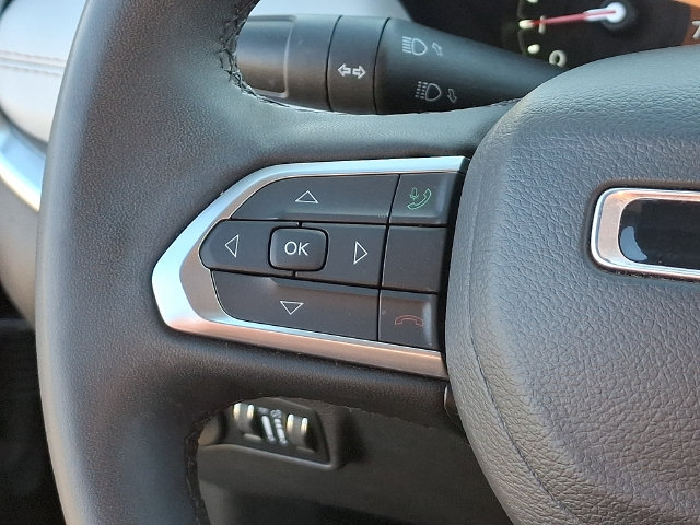 Used 2025 Jeep Compass Limited AWD/4WD image 7
