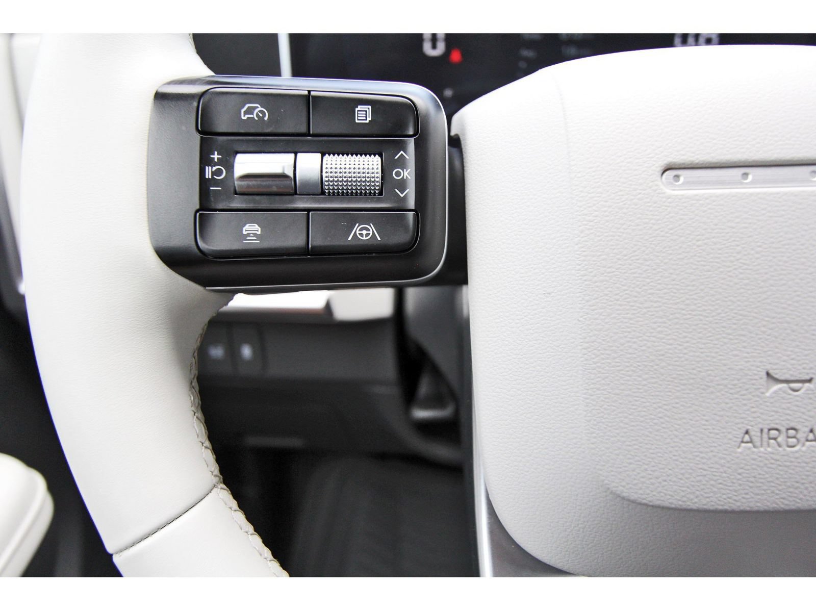 Used 2025 Hyundai Santa Fe SEL AWD/4WD image 15